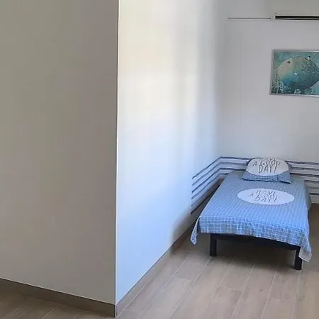 Grand 3 A 50 M De La * לה סיין סור-מר